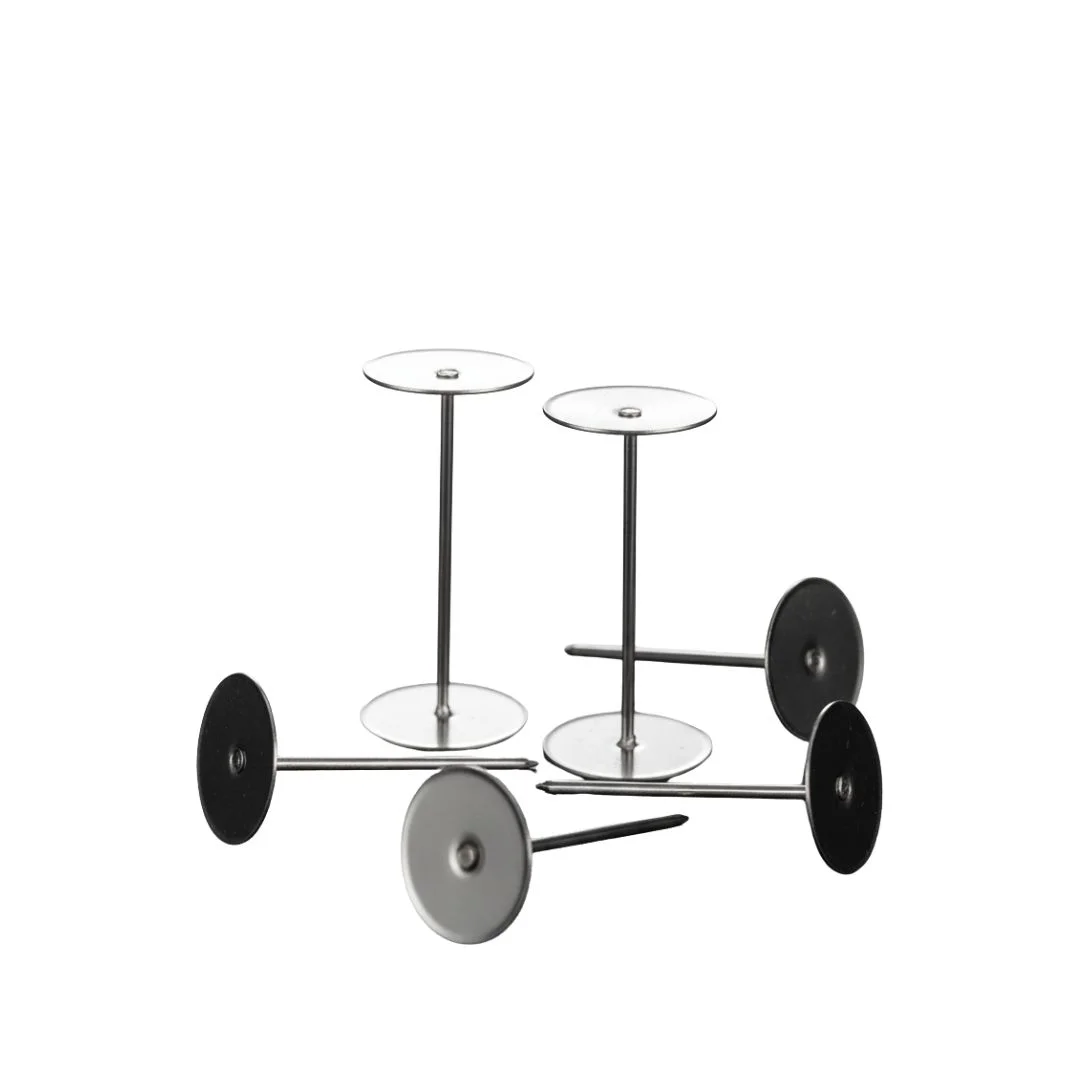 Clavo liso de acero inox. 304 de 2 1/2" de largo.